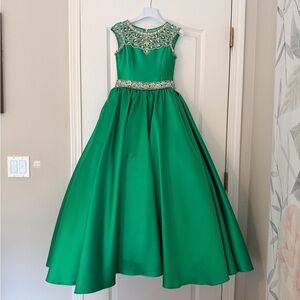 Little Rose Size 8 Kelly Green Little Girls Pageant Dress